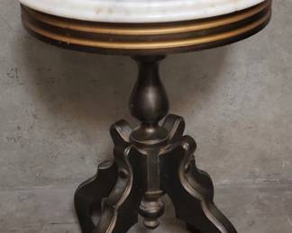 175 Victorianstyle round accent table with marble top