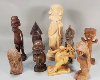 605 Group of vintage carved wood figurines