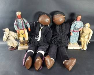 565 Group of vintage Native American dolls
