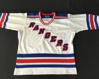 394h New York Rangers hockey jersey by Starter