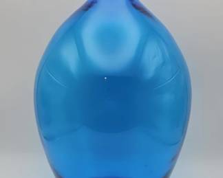 495h Vintage handblown blue art glass bottle vase