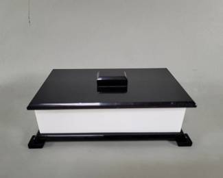 31 Art Deco Bakelite lidded box
