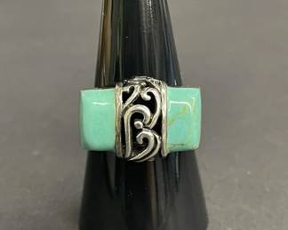 400h Vintage sterling silver and turquoise ring