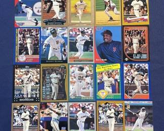 386h Lot of Barry Bonds baseball cards