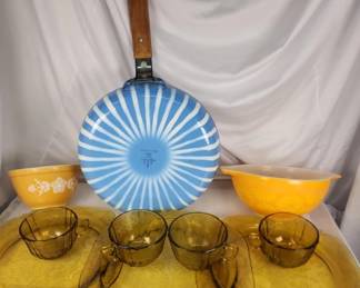 301h Vintage Pyrex, yellow glass plates cups,