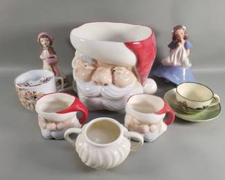 375 Box of porcelain and ceramic bowls, figurines, etc