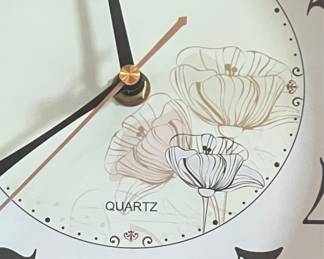 Floral Motif Table Clock Style