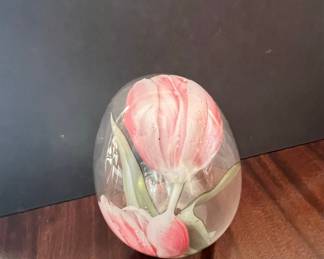 Dynasty Gallery Style Tulip Glass Paperweight