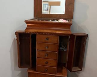 Traditional Style Jewelry Armoire