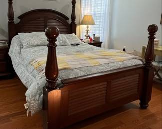 Queen Size Poster Bed Style (bedding not available)