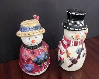 St. Nicholas Square Snow Friends Collection Snowmen Salt and Pepper Shakers