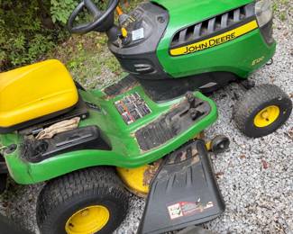 John Deere Lawn tractor with bagger system