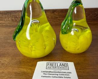 Over 200 pieces of St. Clair art glass signed paperweights and items