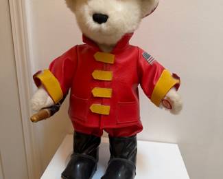 Bear figures Fireman