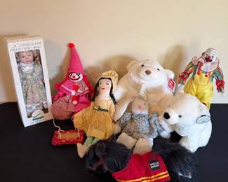 Seymour Mann Connoisseur Doll, GUND  Ganz Plush, Wells Fargo Horse  Cloth Dolls