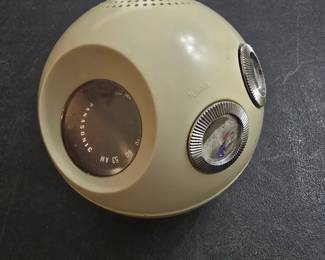 1970s Space Age Panapet R70 National Panasonic White radio - Japan