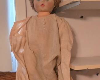 She very old!  Vintage Doll