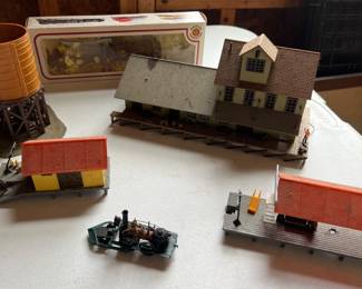 Train Village ieces