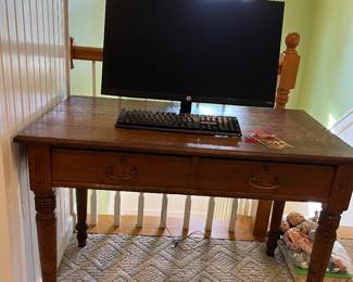 2 Drawer Desk, HP Monitor