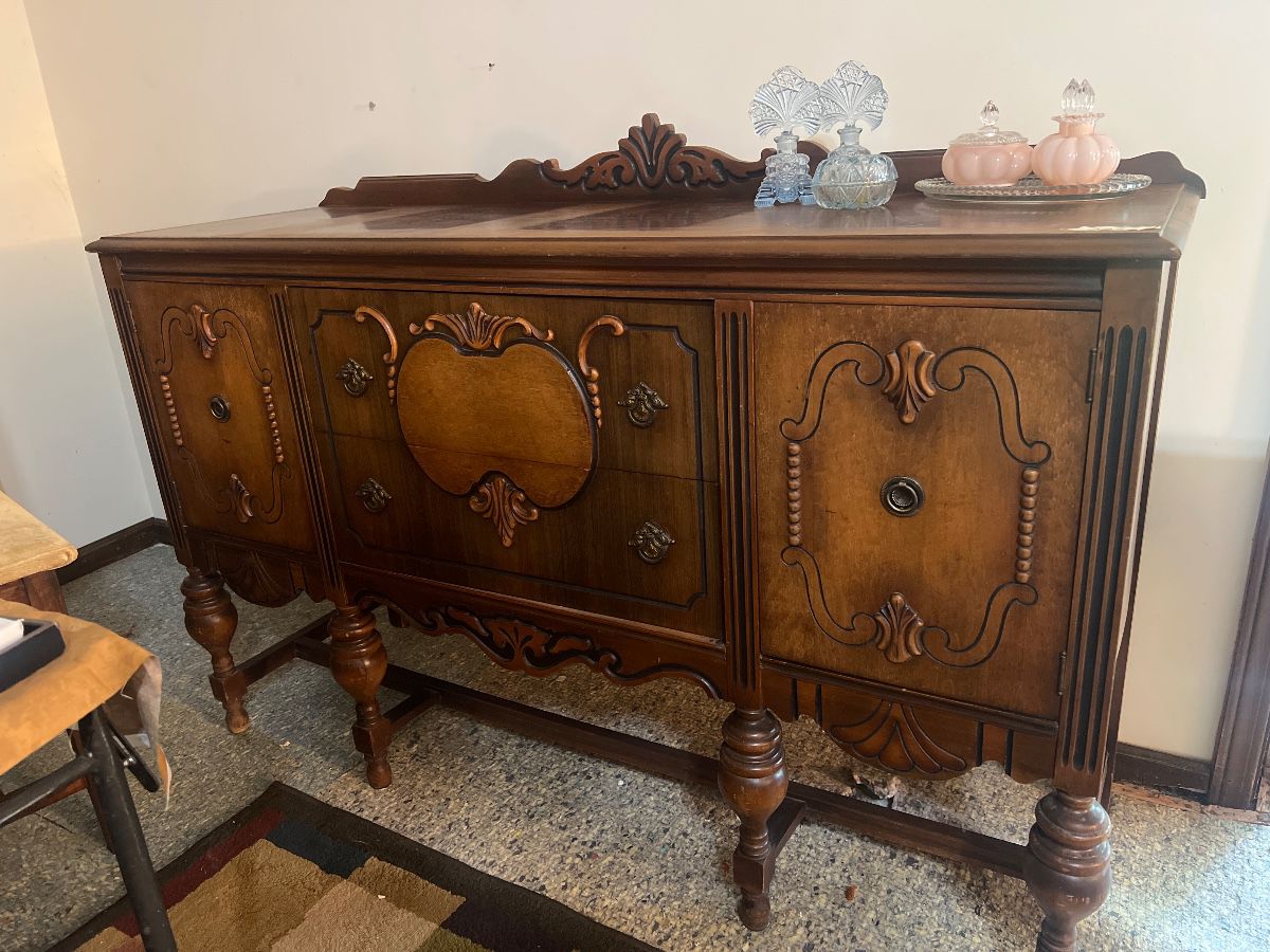 Old buffet