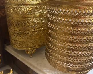Hollywood regency also have other smaller pieces