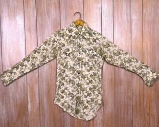 Vintage late 1960s Young men's pearl snap button down shirt by Wrangler