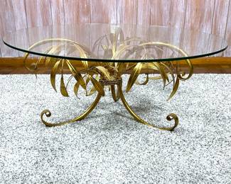 Hollywood Regency Italian gilded metal tole leaves coffe table with a round glass top