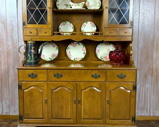 Vintage Ethan Allen Baumritter Maple Hutch in the Early American style that was so popular during mid 20th century