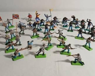 Small Lot Of Britains Deetail Plastic Soldiers