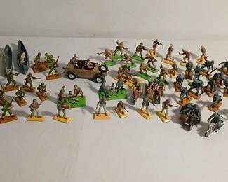 Vintage Britains Deetail World War 2 Plastic Soldiers wDump Car