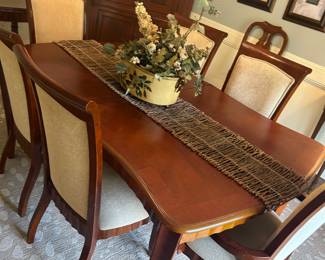 Roberta Fledining room set. 70x44 without leaf One leaf. 24”