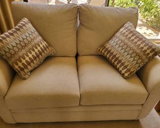 Lazy Boy loveseat 64" x 38"
