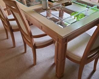 DR table w/ 2 leafs & 6 chairs 
