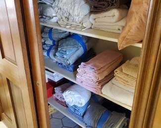 Towels and linens low prices 