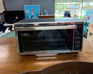 Small toaster oven