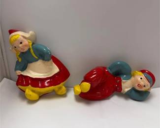 Vintage Dutch wall plaques