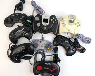 BB152 Mixed Platforms of 8 Video Game Controllers