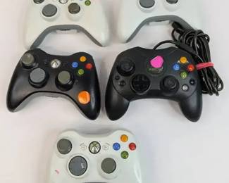 BB143 Xbox Controllers