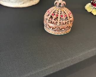 Decorative jeweled trinket box