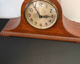 Wood mantel clock