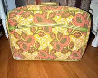Vintage 1970s Floral Bantam Travelware Suitcase