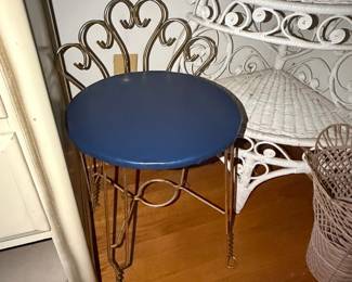 Vintage Heart-Motif Wire Back Vanity Stool