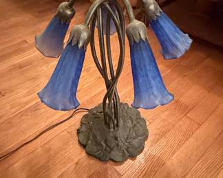 Meyda Tiffany Blue Pond Lily 5-Light Table Lamp