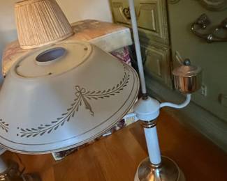 Vintage Toleware Table Lamp with Laurel Leaf Motif