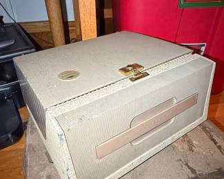 Sawyer's 500R Slide Projector