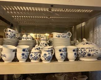 Seltmann Weiden Christina Dresden Classic Porcelain Dinnerware