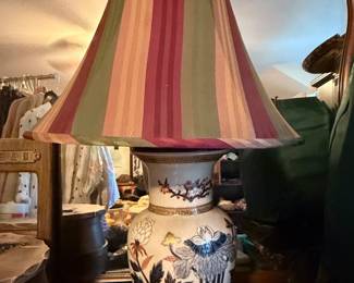 Vintage Chinoiserie Porcelain Floral Lamp