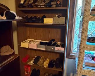 Vintage Oak Veneer Bookshelf