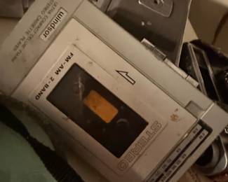 Windsor FM-AM 2-Band Stereo Cassette Player