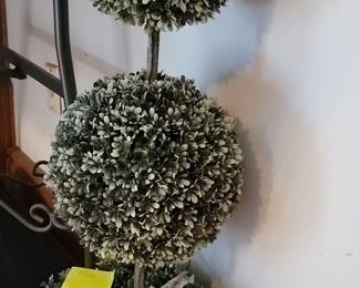 Double Ball Boxwood Artificial Topiary with Solar Light Feature